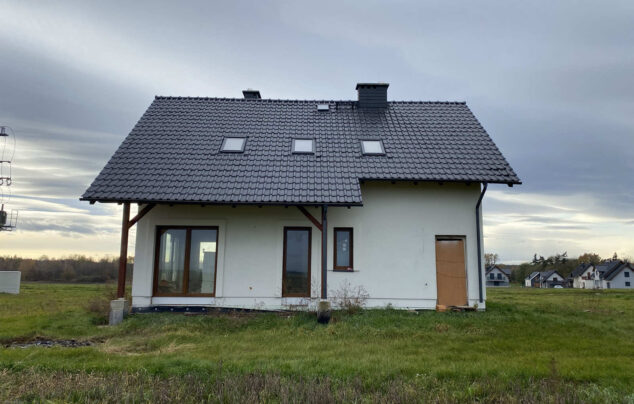 Nowy dom 136 m² z garażem i działką 7 ar blisko Opola
