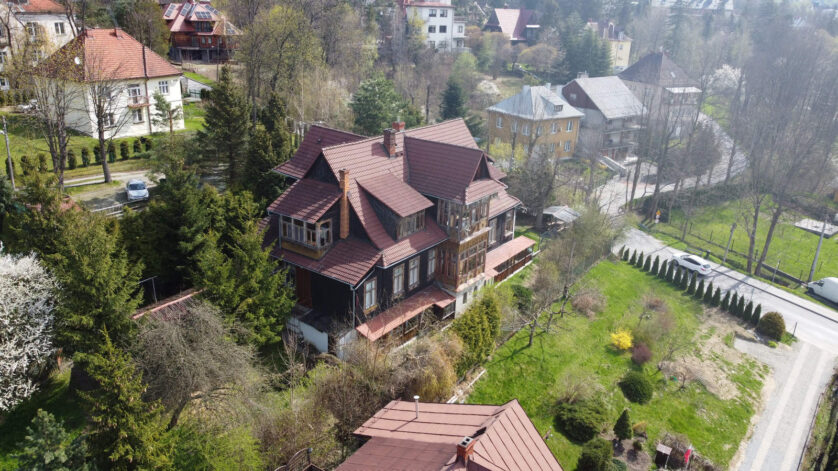Willa/pensjonat 300 m² w Rabce-Zdrój - Opolski Rynek Nieruchomości